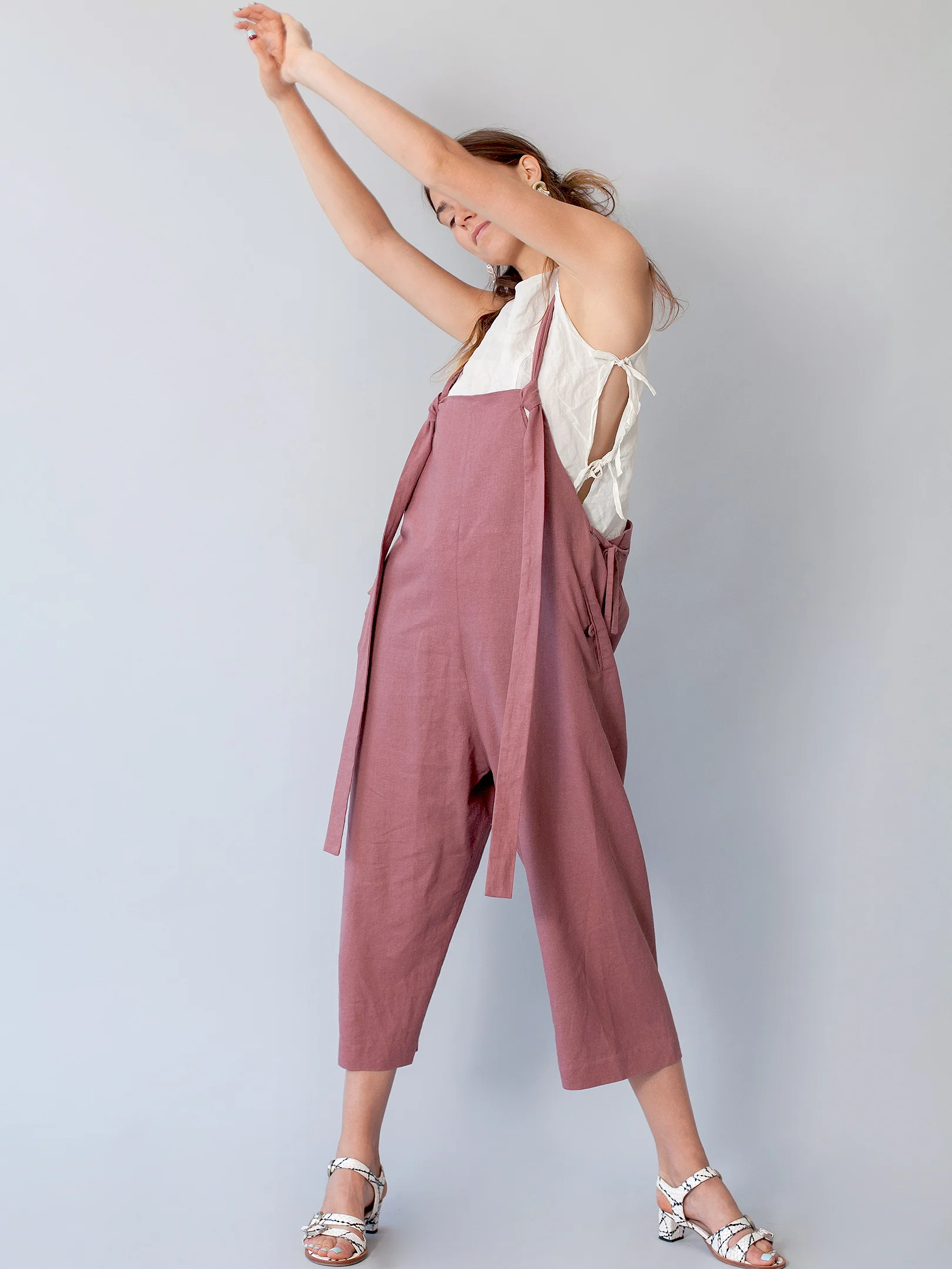 Frida_Linen_Raddish_3.jpg