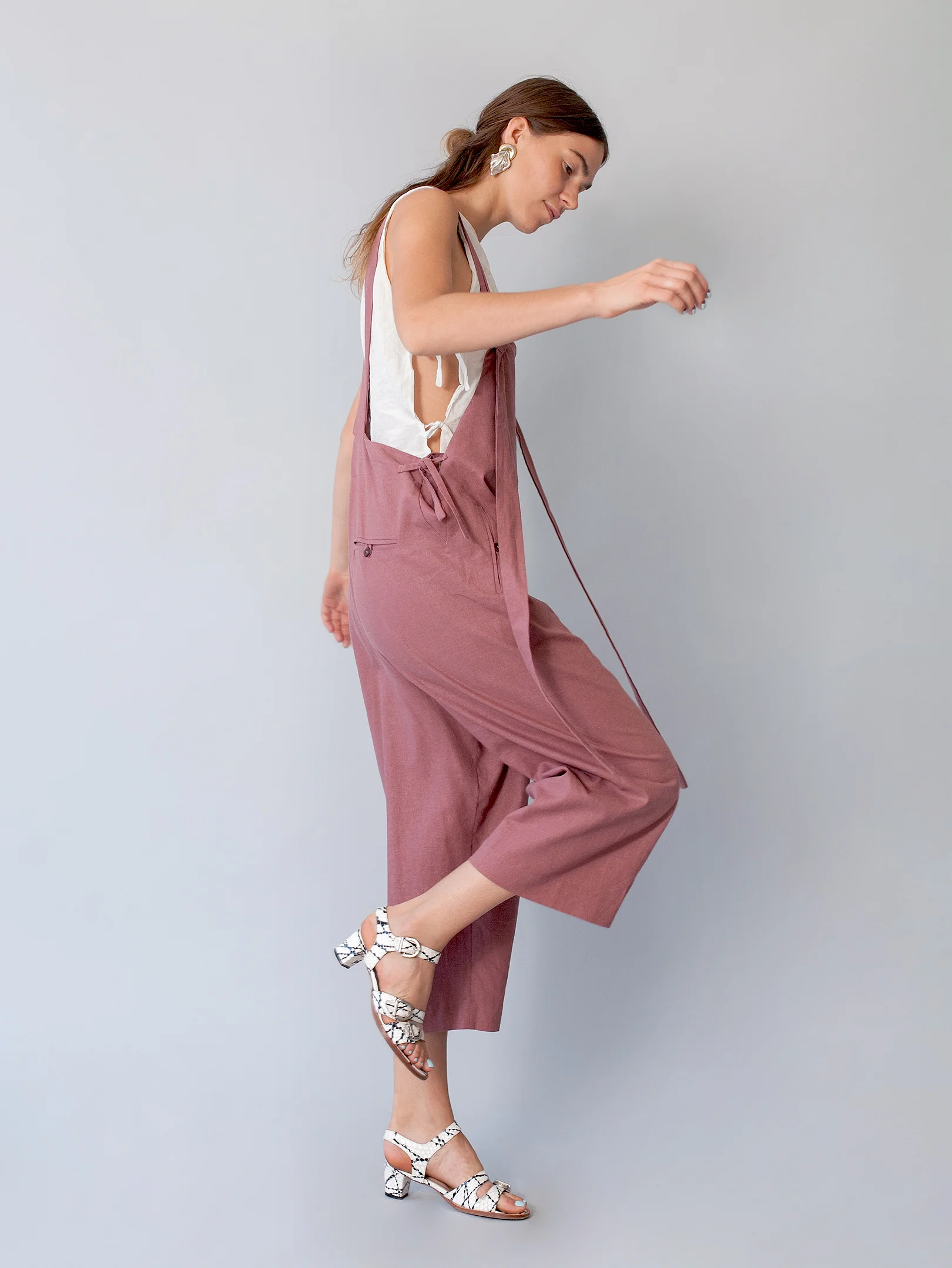 Frida_Linen_Raddish_4.jpg