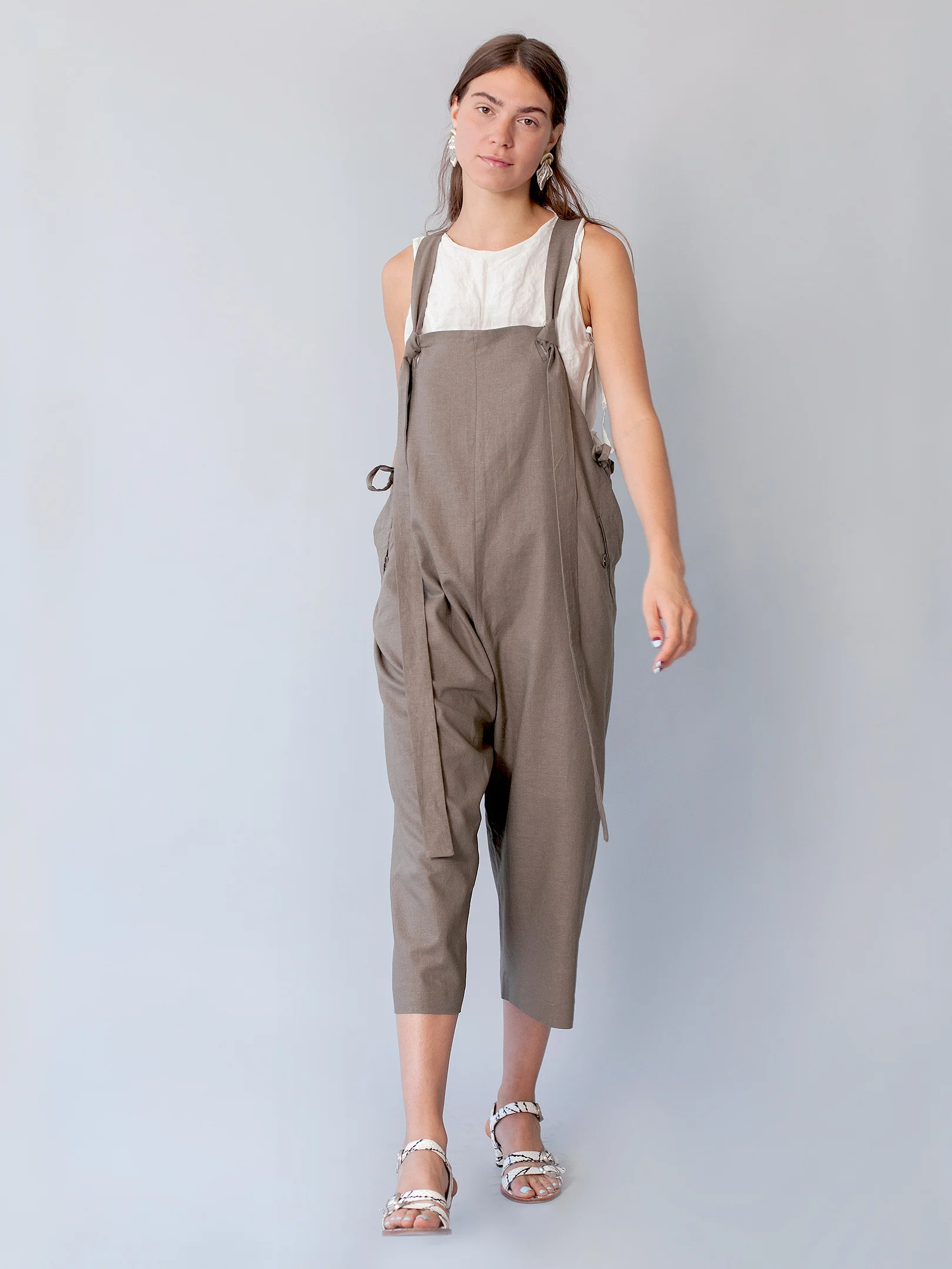 Frida_Linen_Military_1.jpg