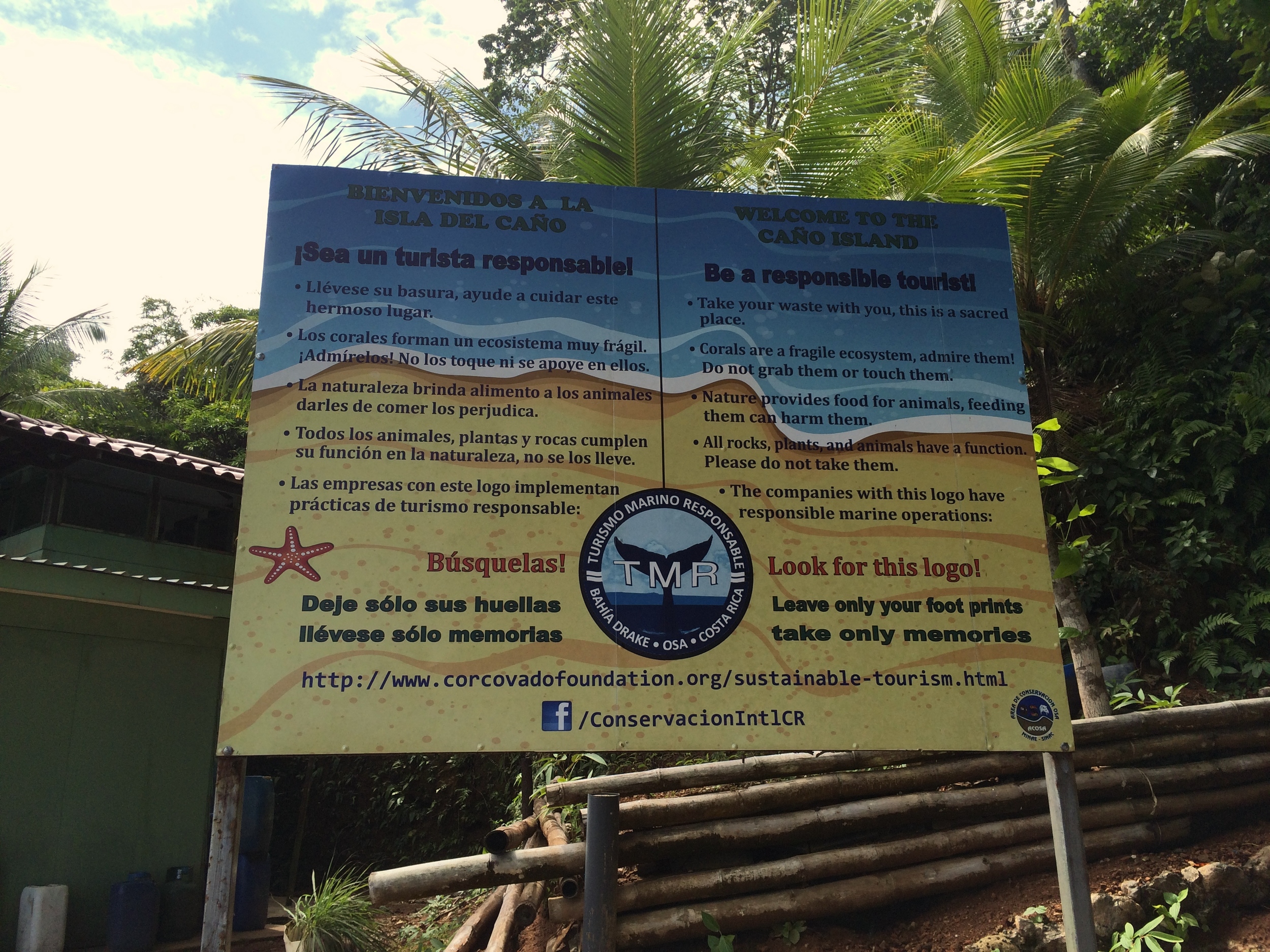 Welcome sign at Isla del Caño