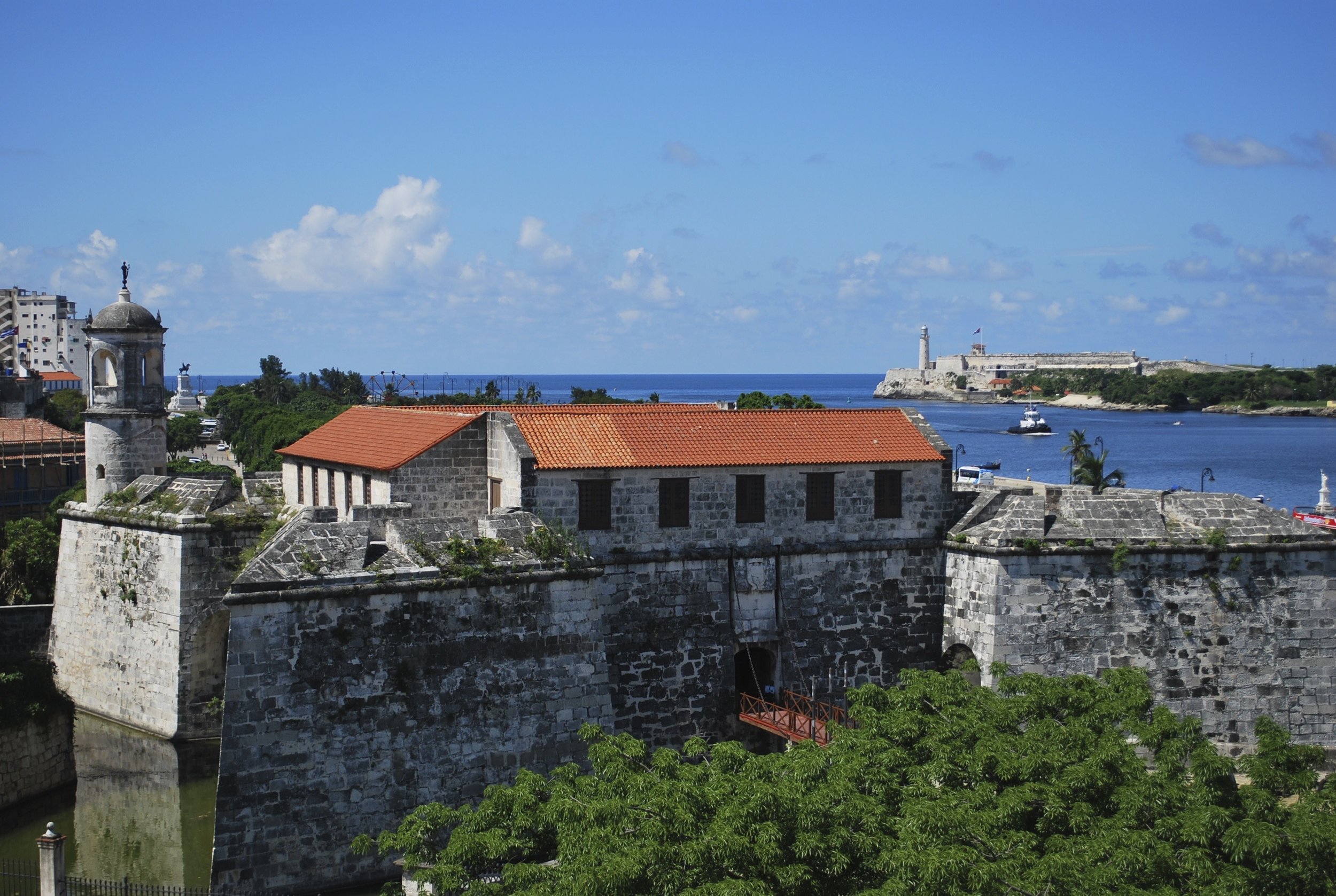 Day 2: Hear a presentation about Havana's architecture and then explore Old Havana on a walking tour.