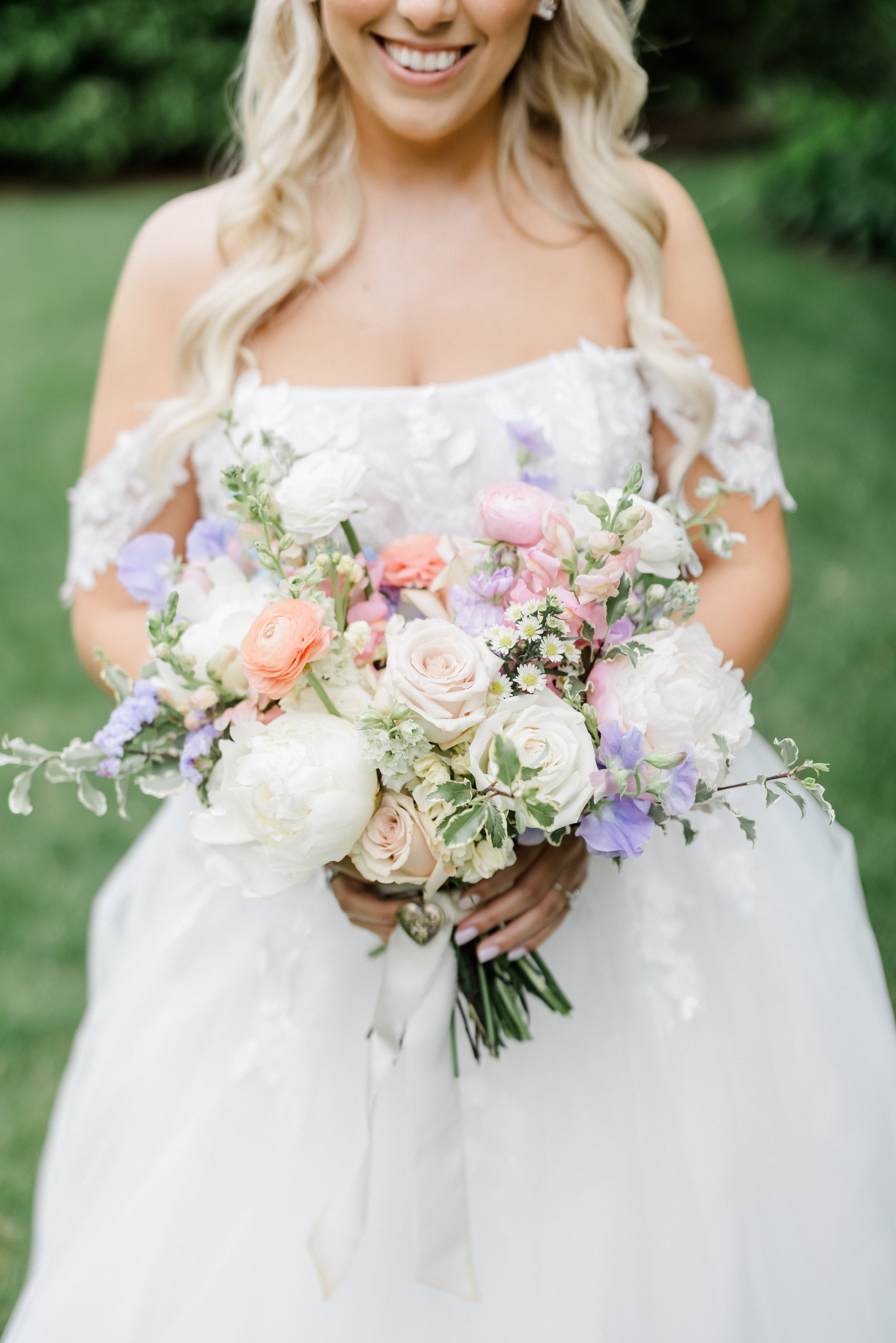 Pastel Romantic Wedding at Villa Terrace | Milwaukee Villa Terrace Photographer