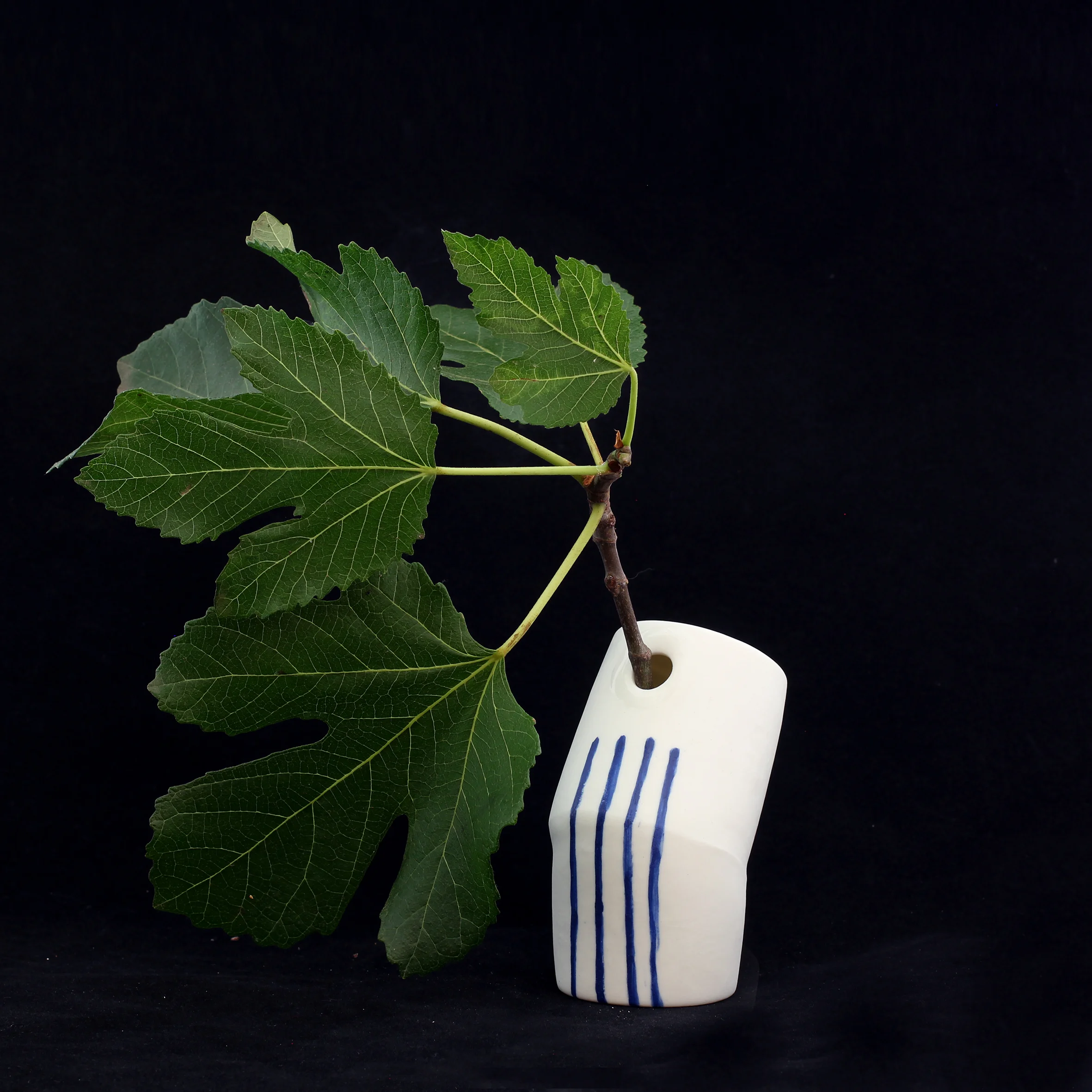 HR vase4.jpg