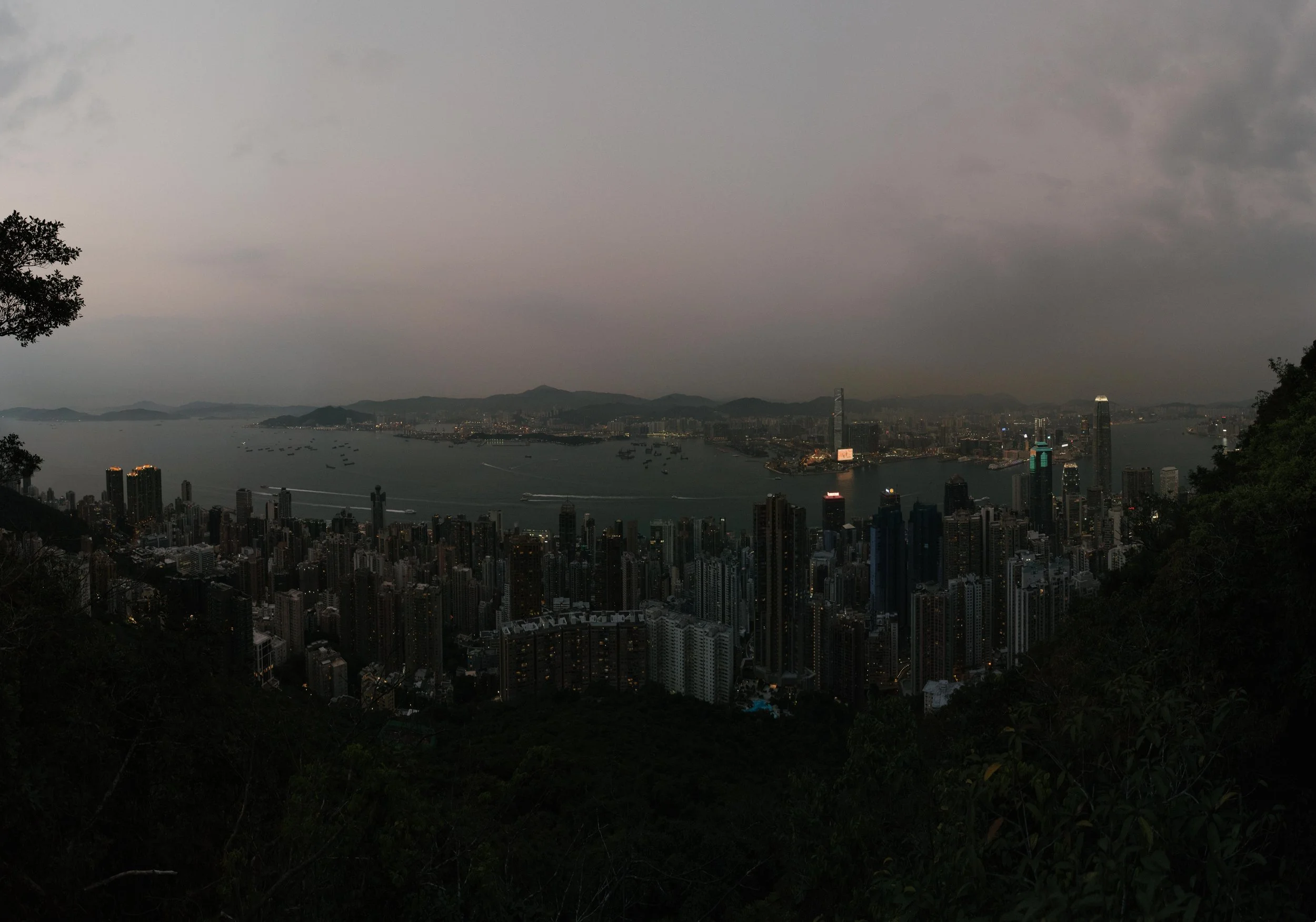 Victoria_Harbor_Peak_Tram_View1.JPG