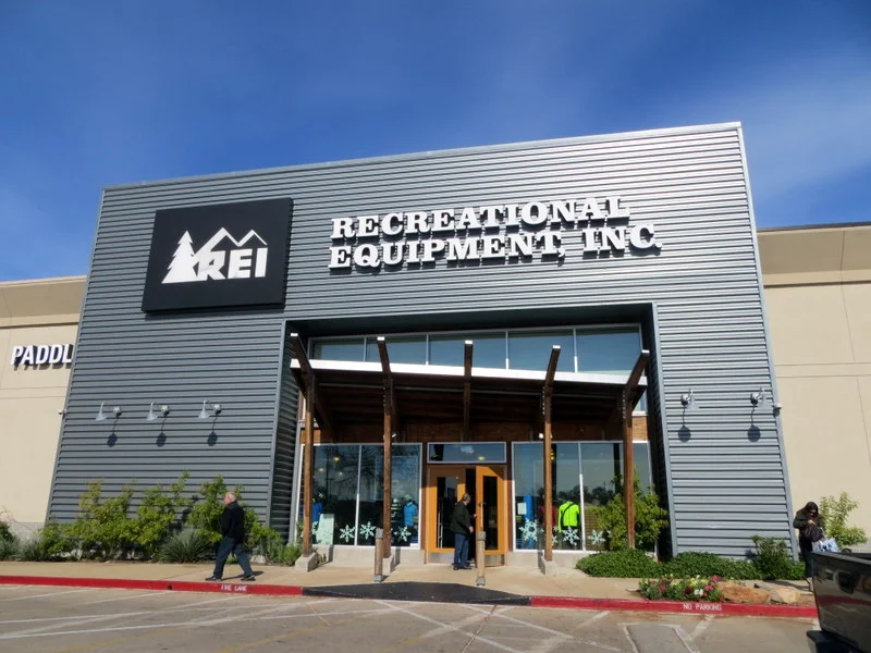 Brad Meyer Performs at REI Houston