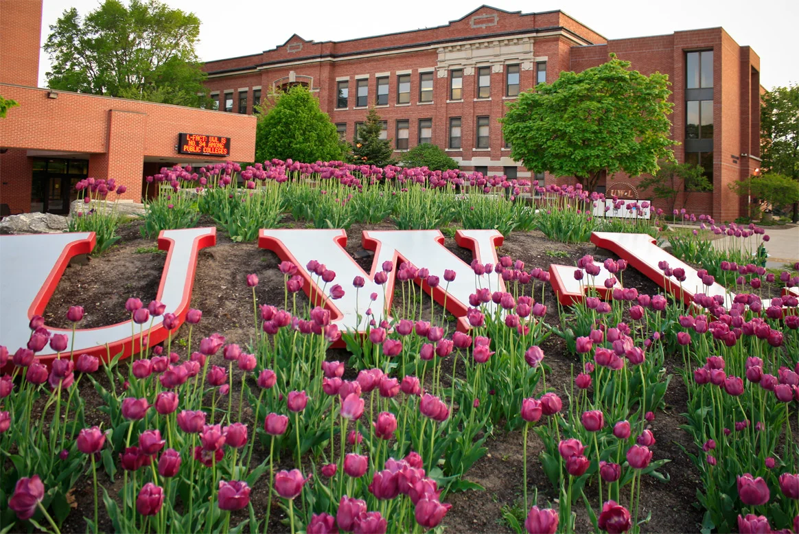 uwlsignspr6104w.jpg