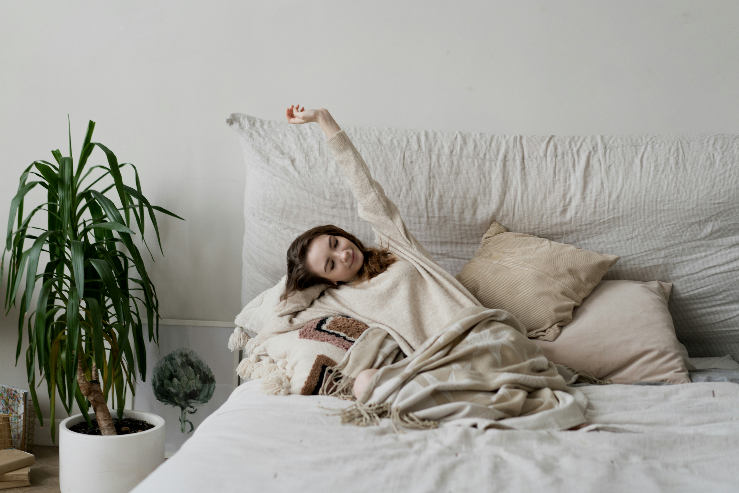 The Evening Wind-Down Routine That Helps Me Sleep Better (Even on Busy Nights)