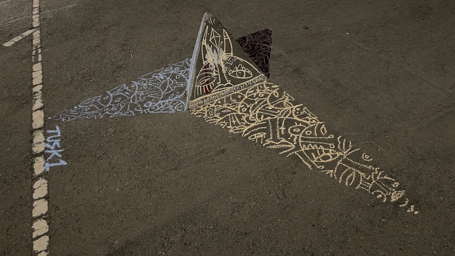Tusk1_chalk_pyramid.JPG