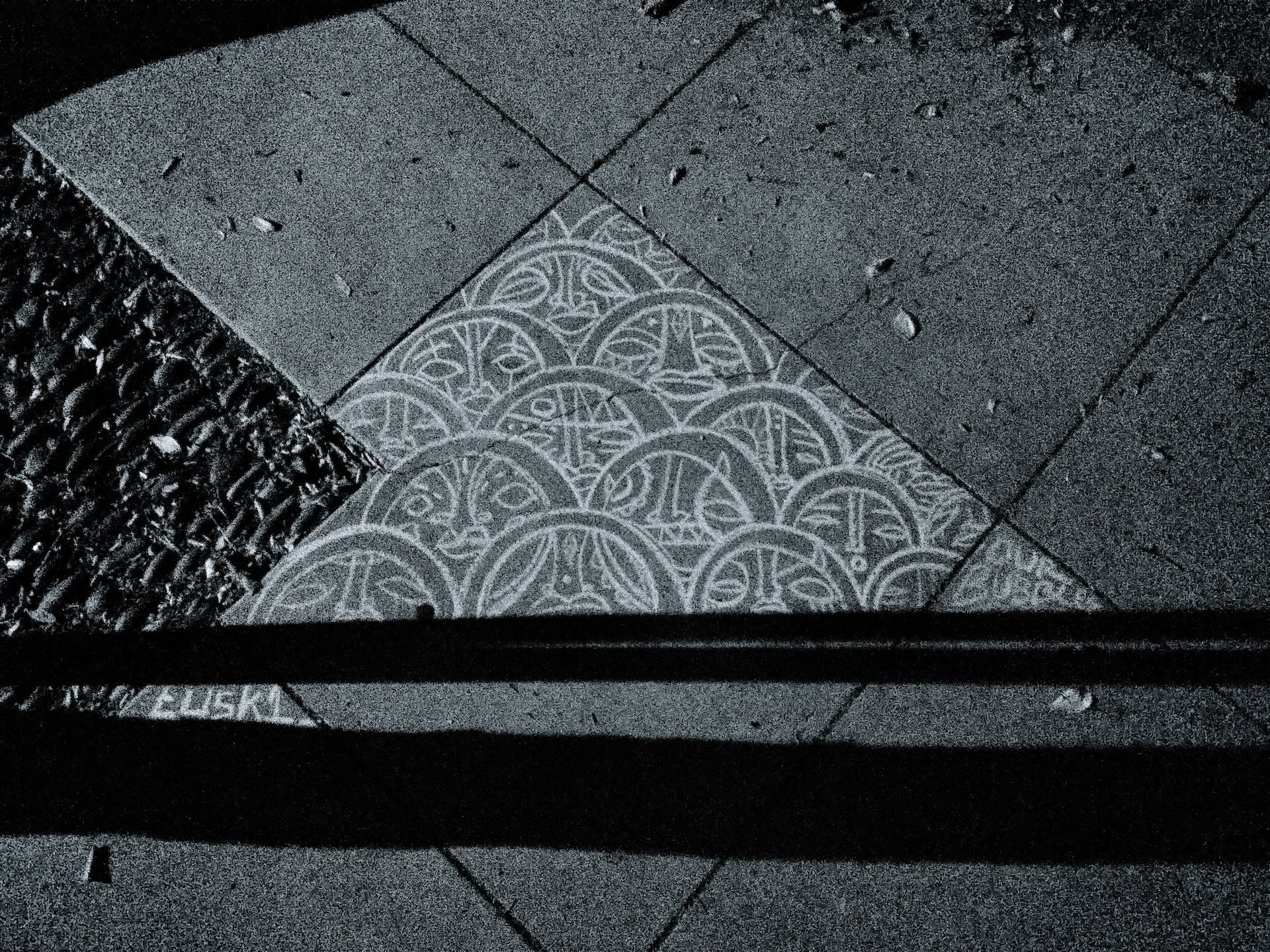 Tusk1_chalk_bubbles.jpeg