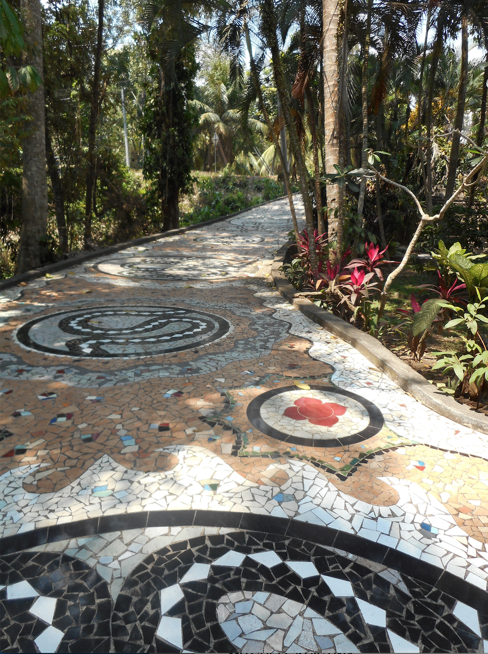 The pathway to the palace 
