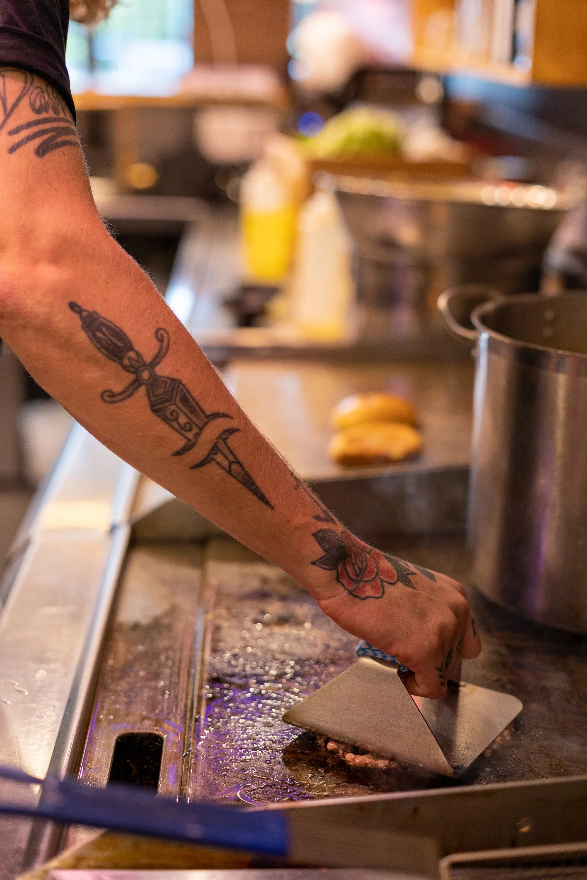 003-1C5A9707-palaceburgers.jpg