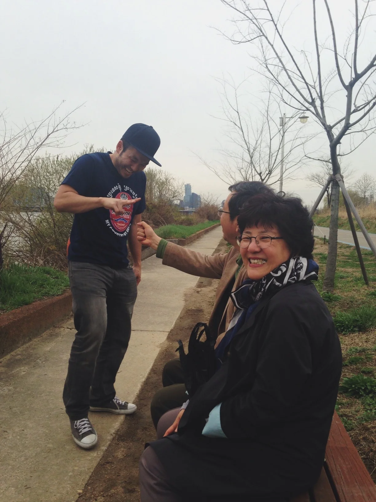 A break from our walk: 가위 바위 보!