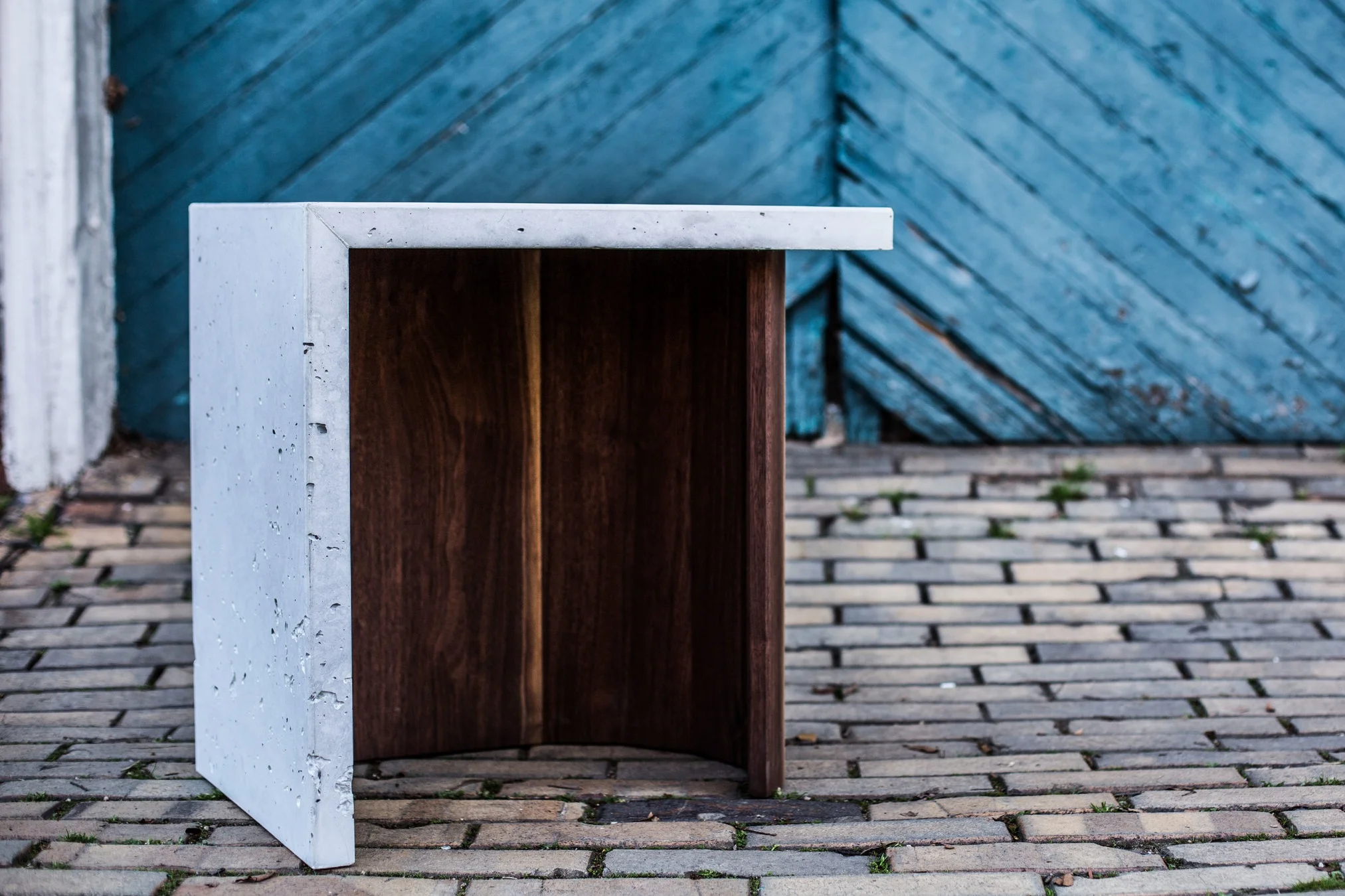 WATERFALL CONCRETE SIDE TABLE