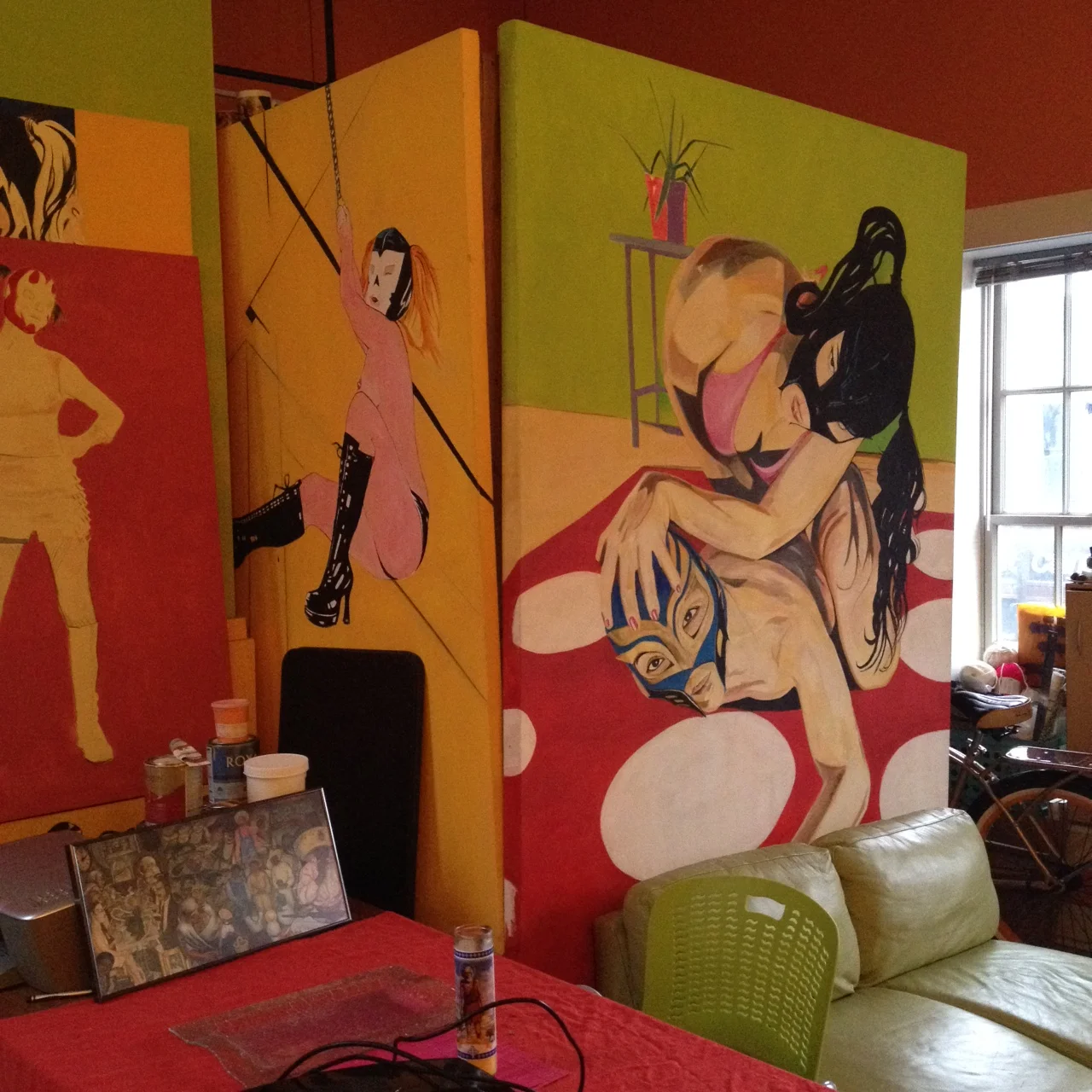 Mexicains Sans Frontieres, covered wall-to-wall in paintings like this. Hugo's killing the game.