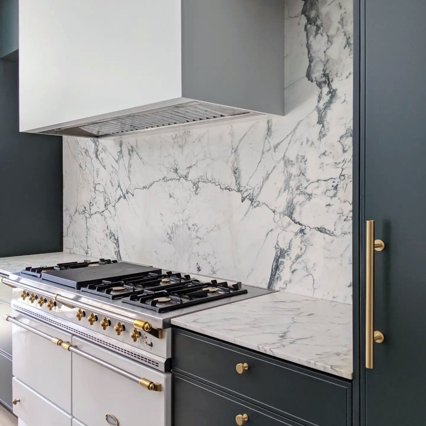 We're thrilled to share another stunningly designed project by @sixteendegreestudio! It's an honour to be the go-to choice for so many talented architects and designers on the most demanding projects that require unparalleled precision and flawless e