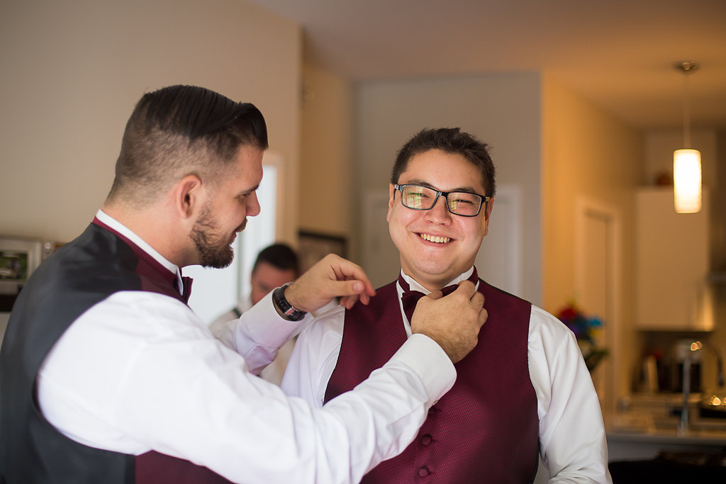 groom getting ready Mariage Montreal Wedding