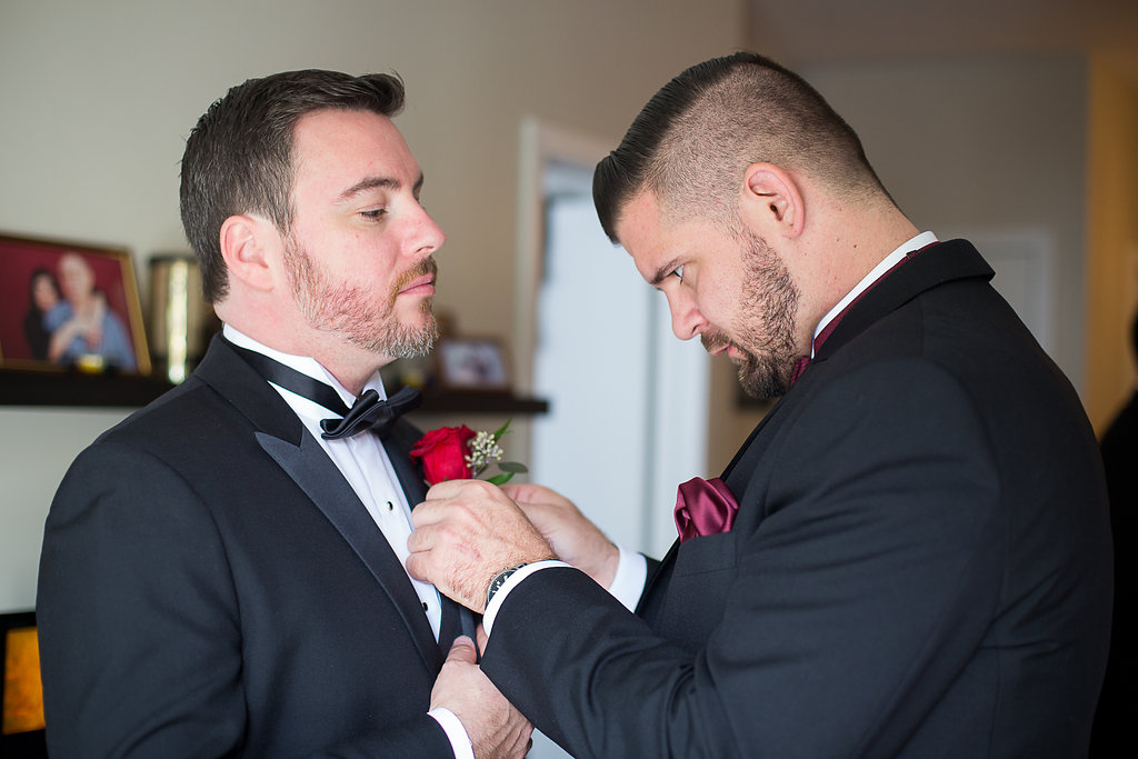 groom getting ready Mariage Montreal Wedding