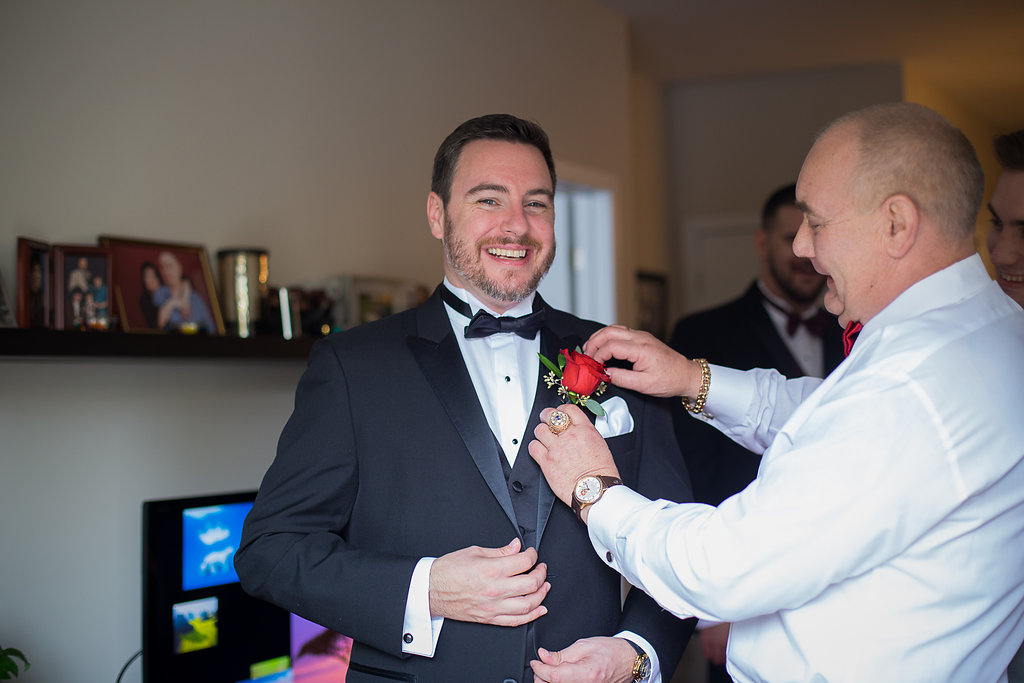 groom getting ready Mariage Montreal Wedding