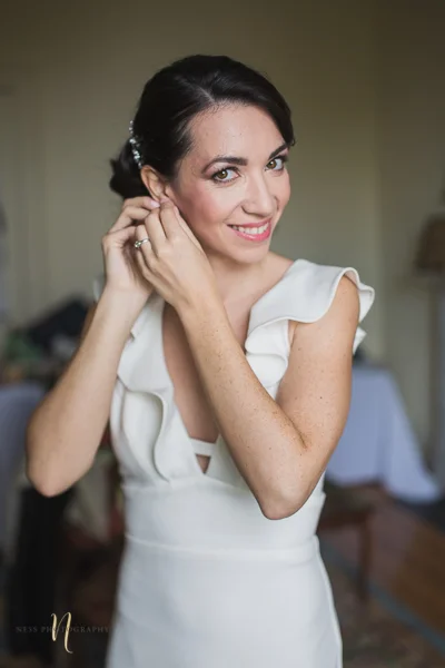 Forest+and+Steam+Club+Wedding+by+Ness+Photography+Montreal+wedding+photographer-+Bride+getting+ready-11.jpg