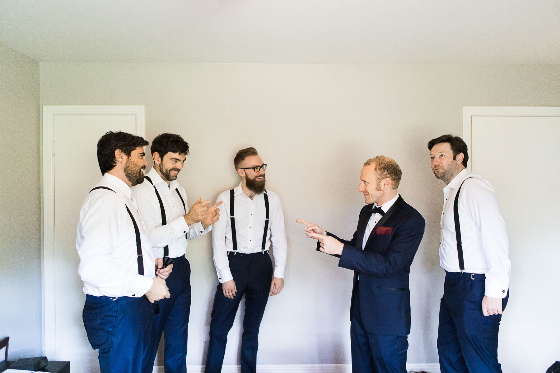 montreal wedding- groom and groomsmen preparation