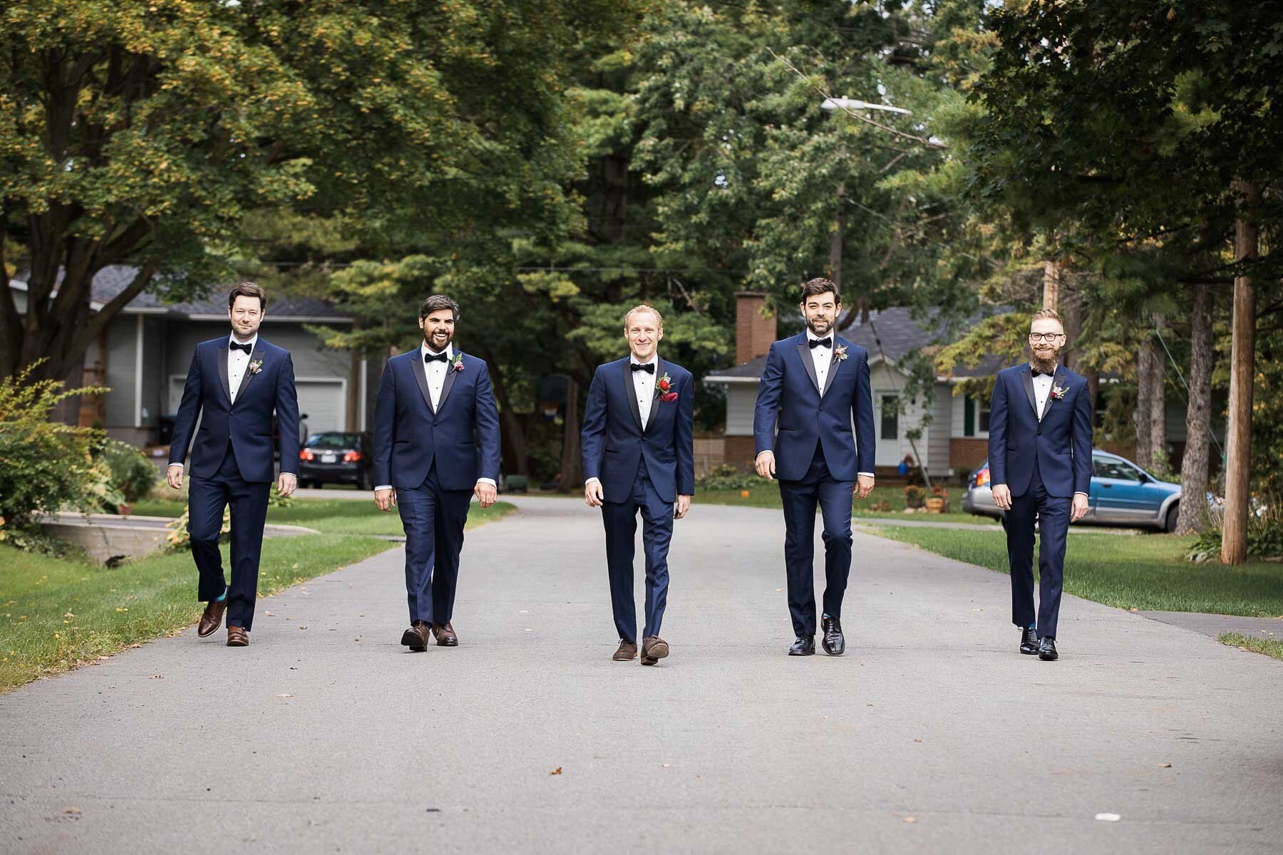 montreal wedding- groom and groomsmen preparation
