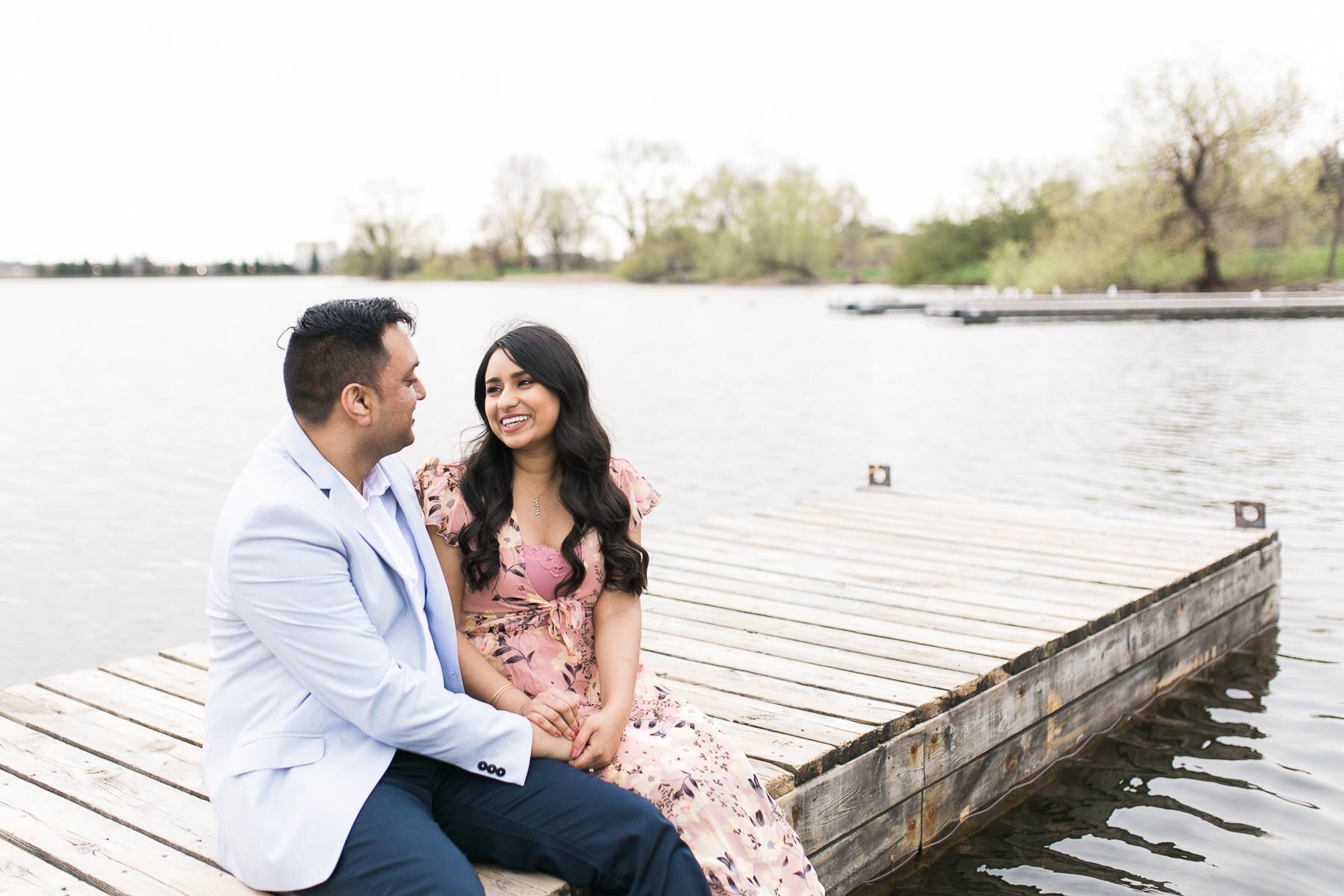 ottawa engagement photoshoot at Dow's Lake