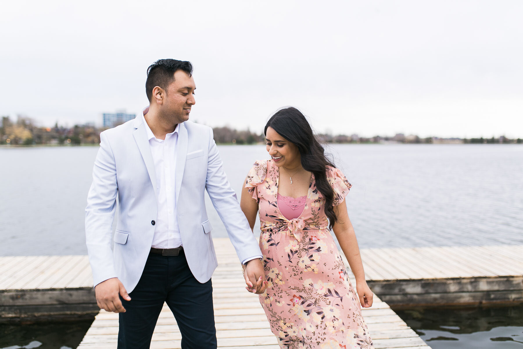 ottawa engagement photoshoot at Dow's Lake