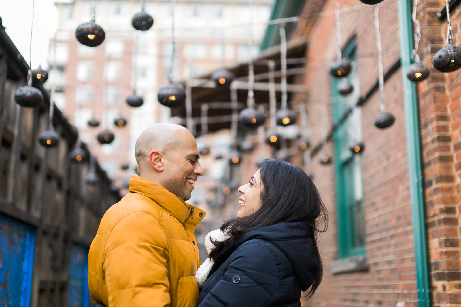 https://images.squarespace-cdn.com/content/v1/536a540ee4b0089e23db134c/1597238406370-TXK8FL35SS7X1GILAYUN/Toronto%2BEngagement%2BPhotoshoot%2Bat%2Bthe%2Bdistillery%2Bdistrict-69.jpg