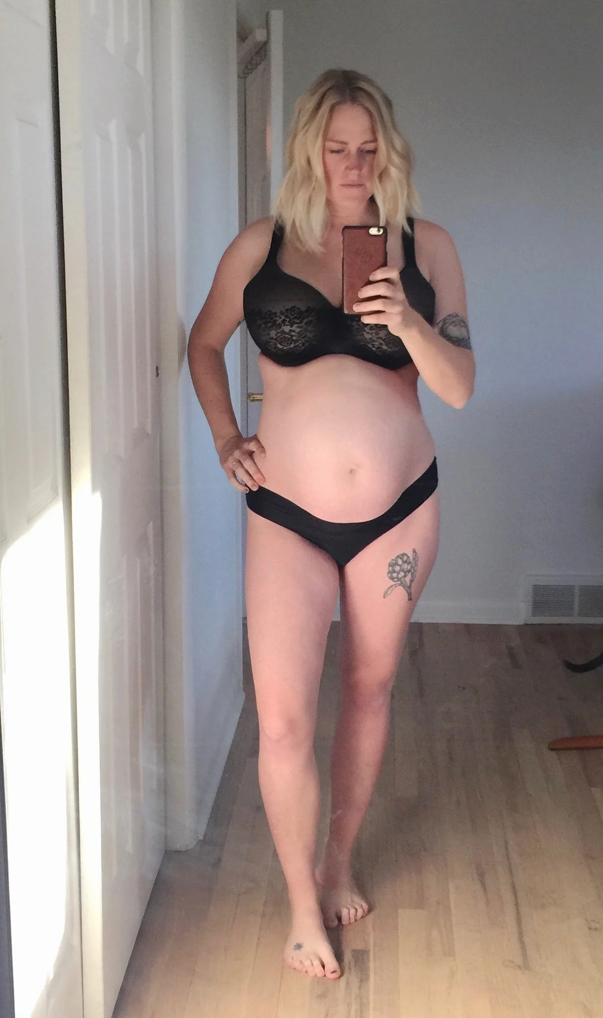 ohhh, too bad the lighting doesn't let you see my stretch marks!