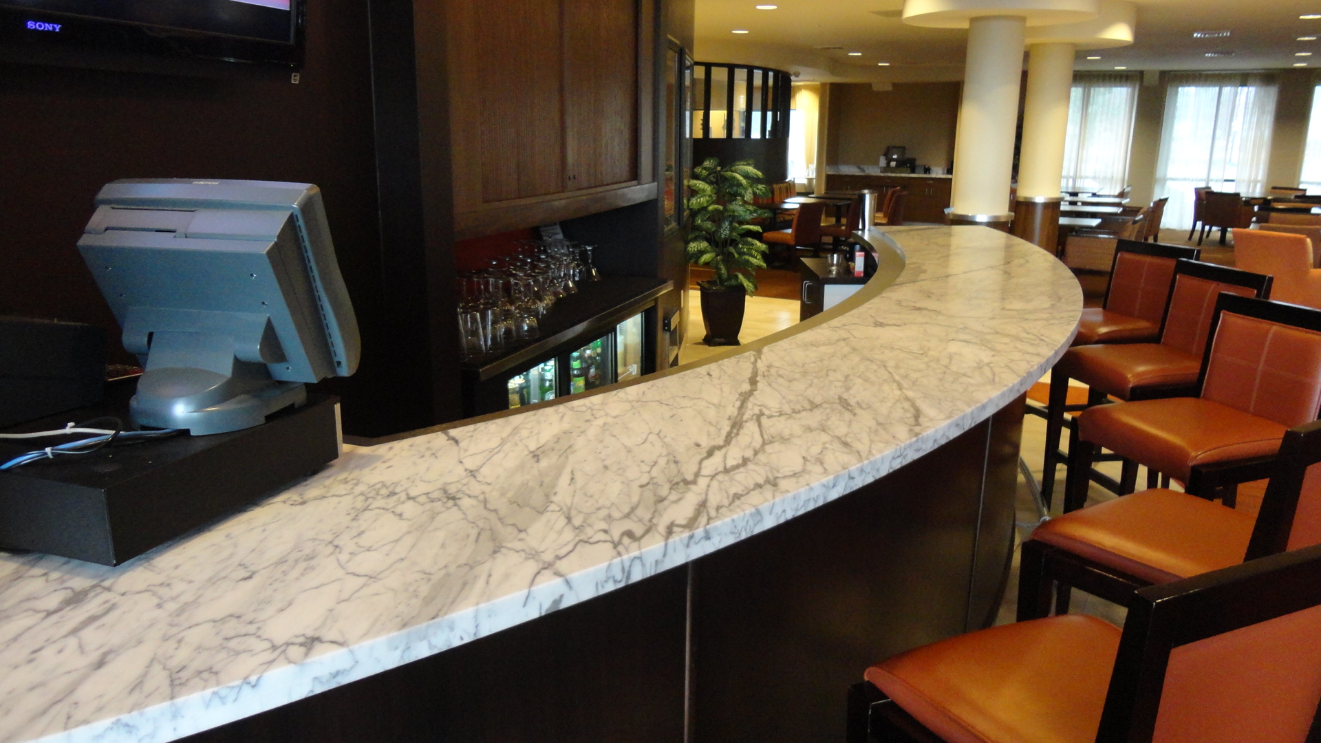 Arched Cararra Marble Bar
