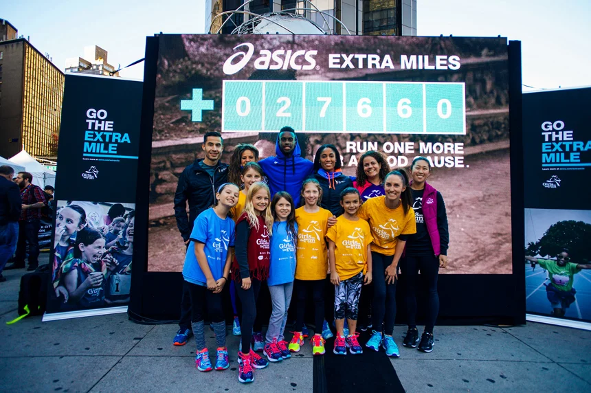 asics-extra-mile-nyc-marathon-2016-columbus-circle.jpg