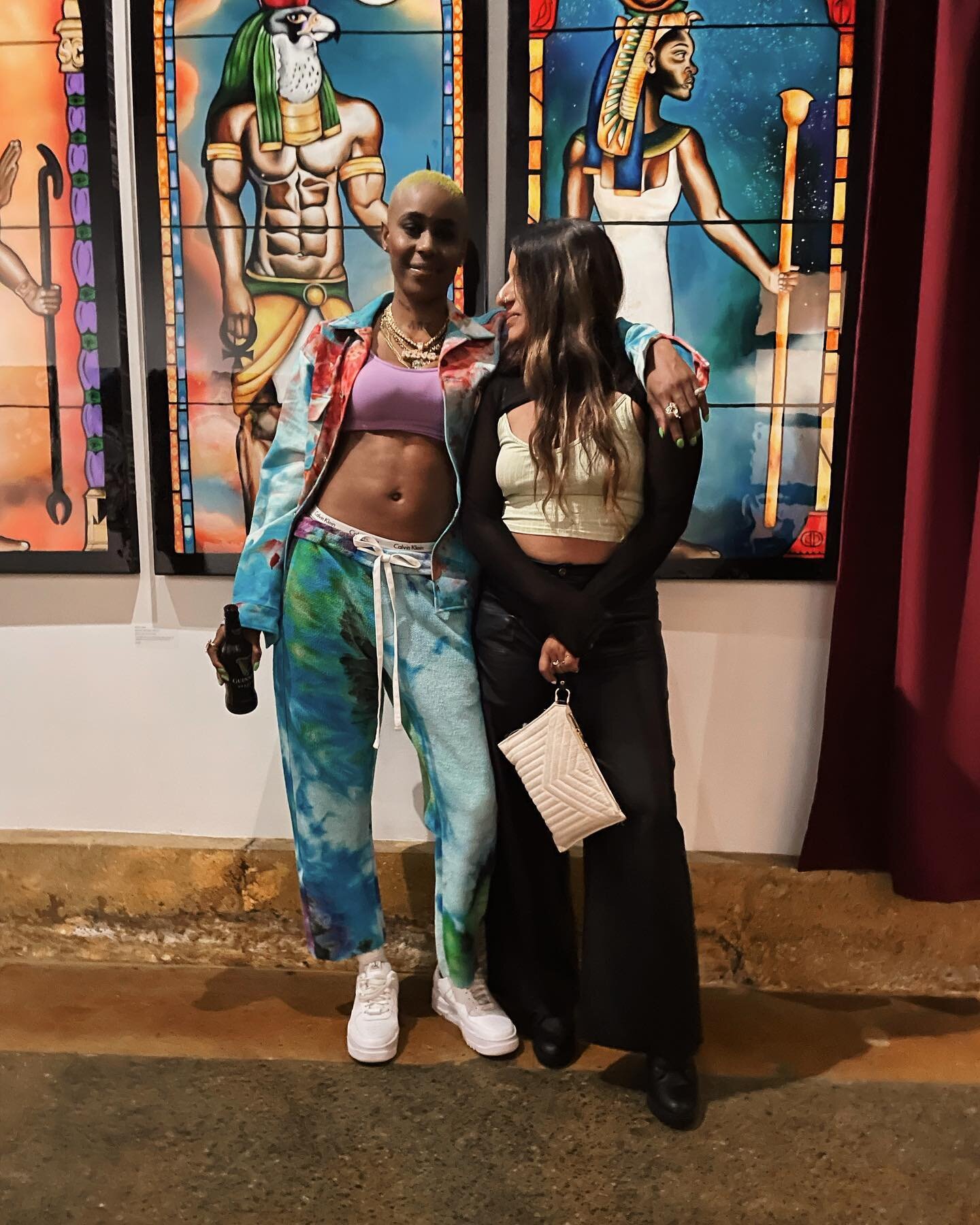 Swept off my feet by my friends. ✨🤍

@racqueljones you and your talent inspires the shit out of me. Thank you for making art. Thank you for using your voice. Thank you for the eternal vibe check.

To my best friend Stevye @stevyemarder - YOU BOUGHT 