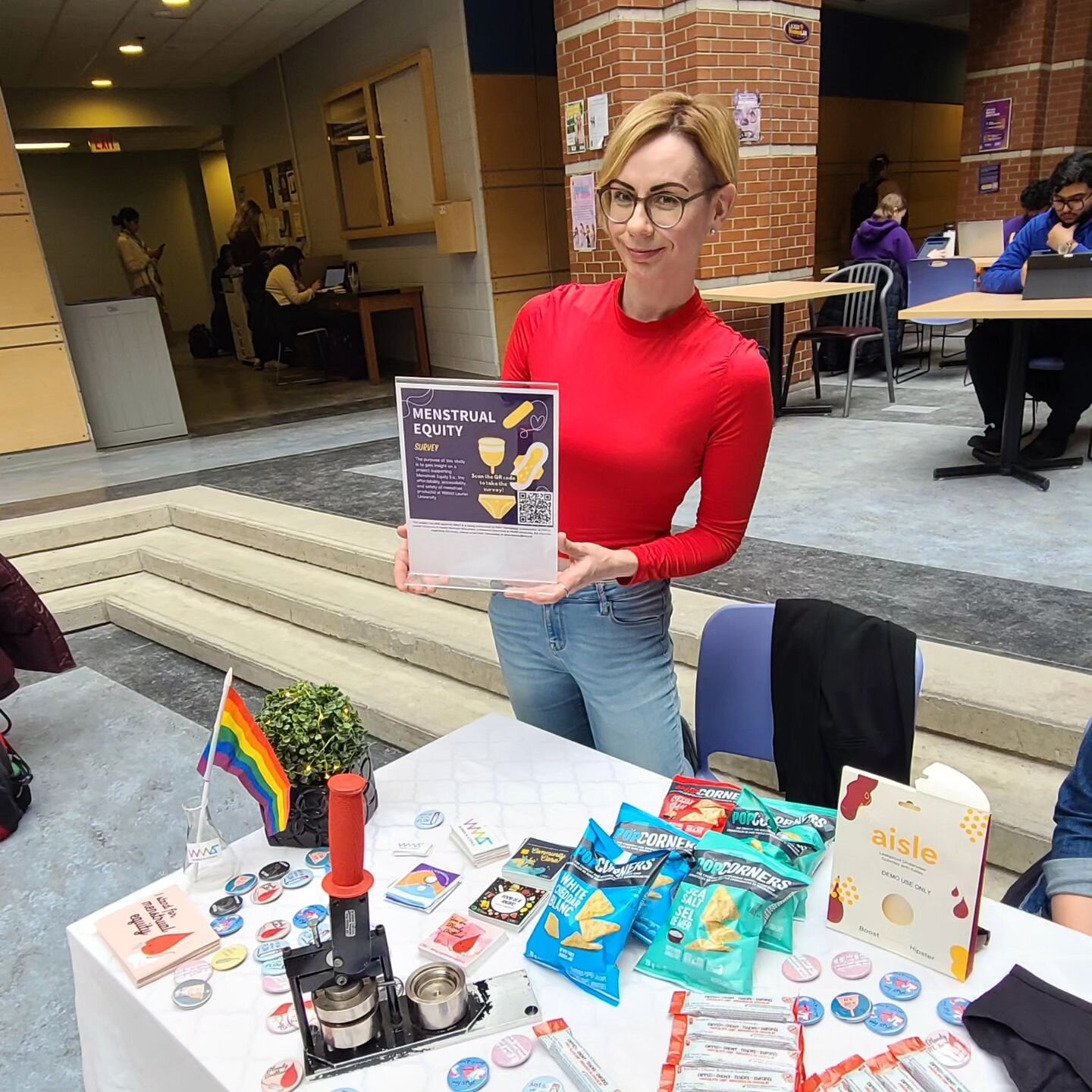 Come visit us in the Science Atrium today until 1pm, and then the Concourse from 2 to 4pm! Grab some period swag, a snack, talk about access on on campus and learn about reusable period products with @lauriergreen.

Have you filled out the survey yet