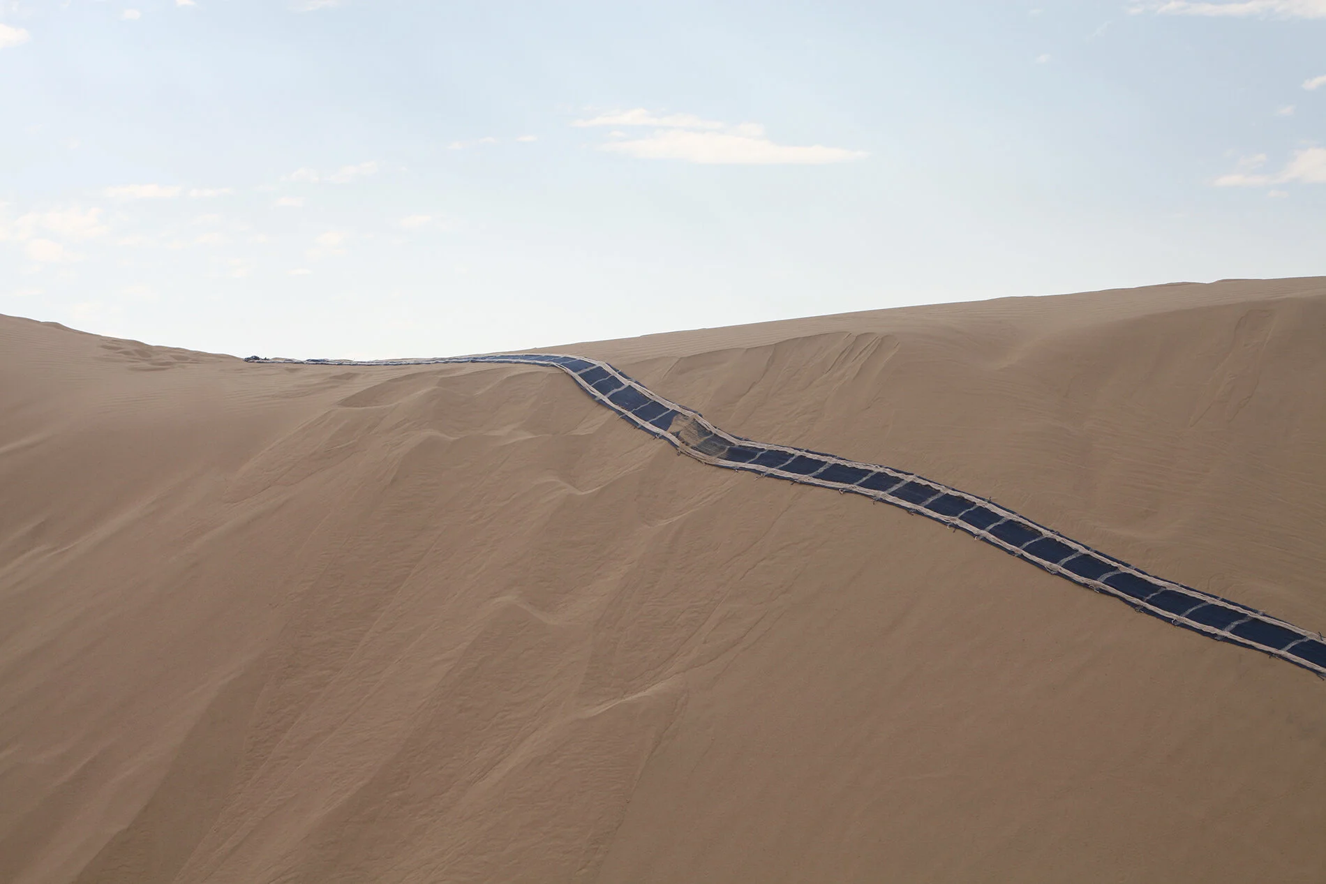 Alone Can I Climb Over the Dunes_Sichong Xie_02.jpg