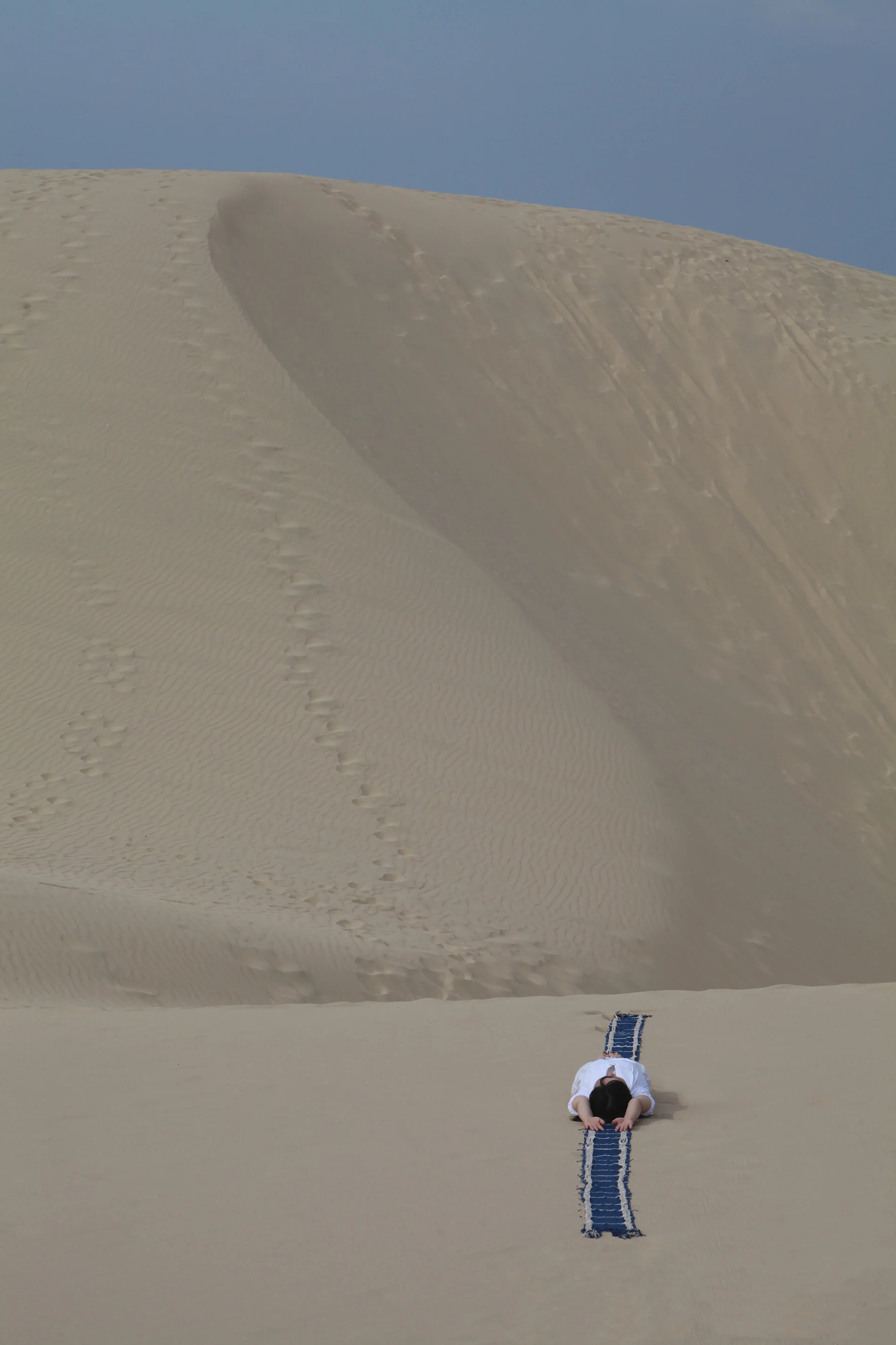 Alone Can I Climb Over the Dunes_Sichong Xie_06.jpg