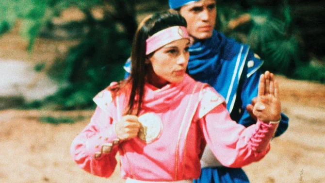 amy-jo-johnson-power-ranger-pink-ranger.jpg