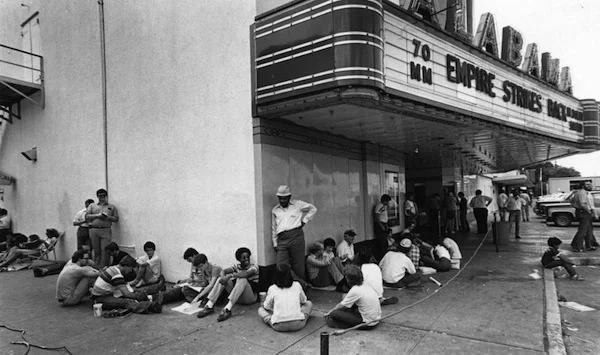 star wars theater lines.jpg