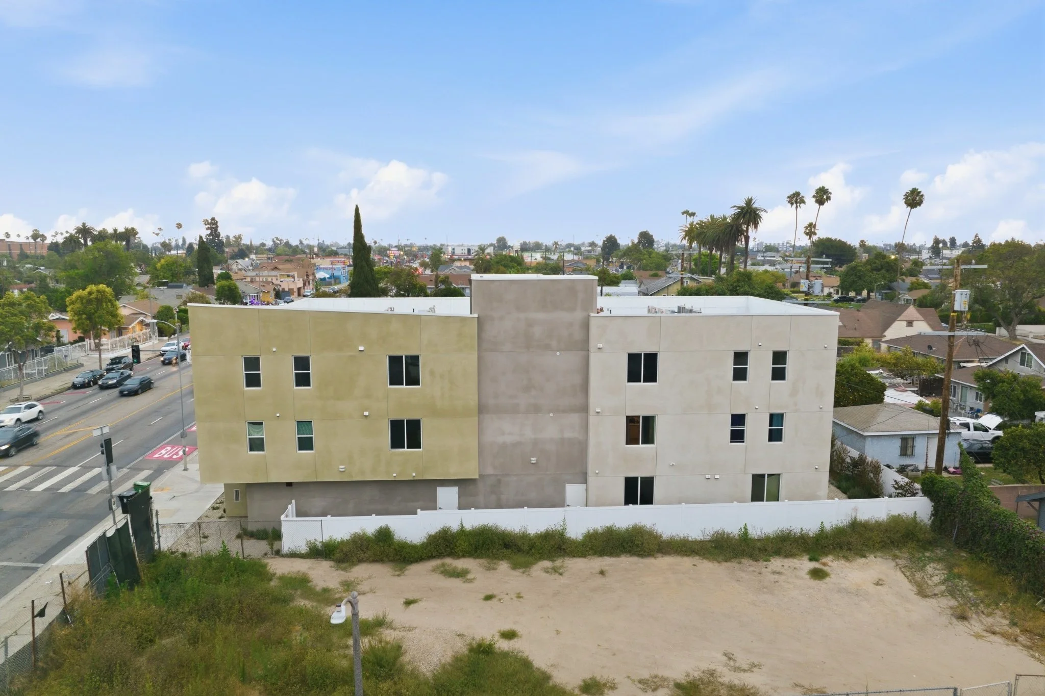 aero-collective-1156-florence-ave-multifamily-3-daylight_2048x1365.jpg