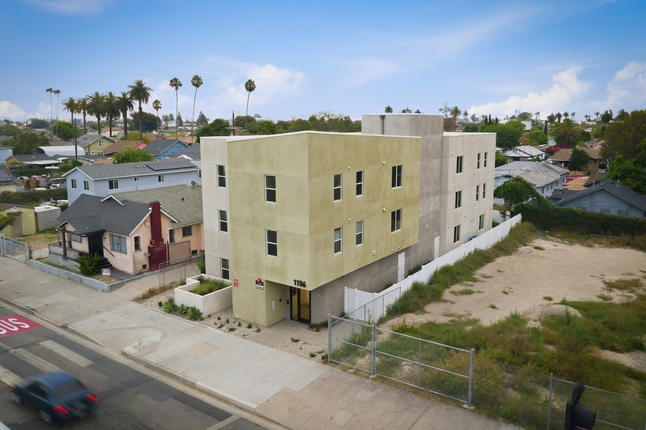 aero-collective-1156-florence-ave-multifamily-1.png