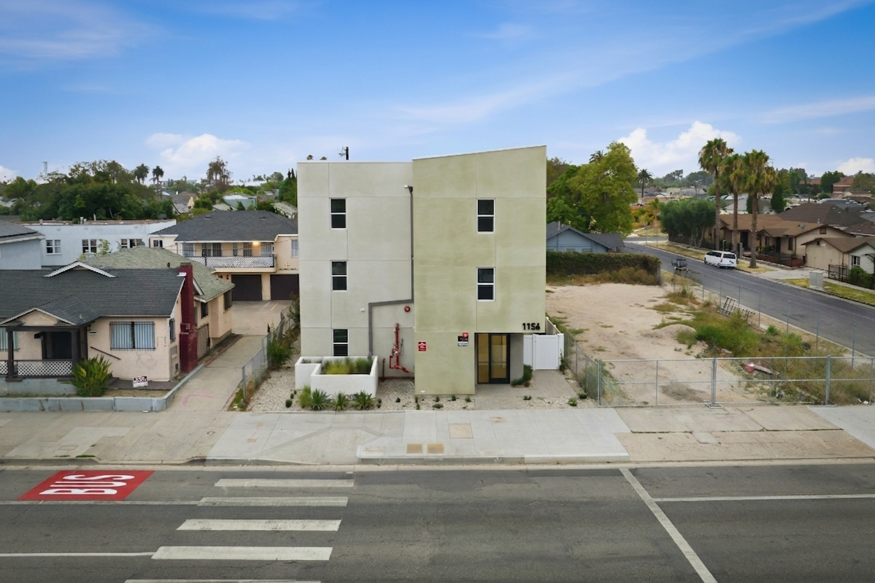 aero-collective-1156-florence-ave-multifamily-6.png