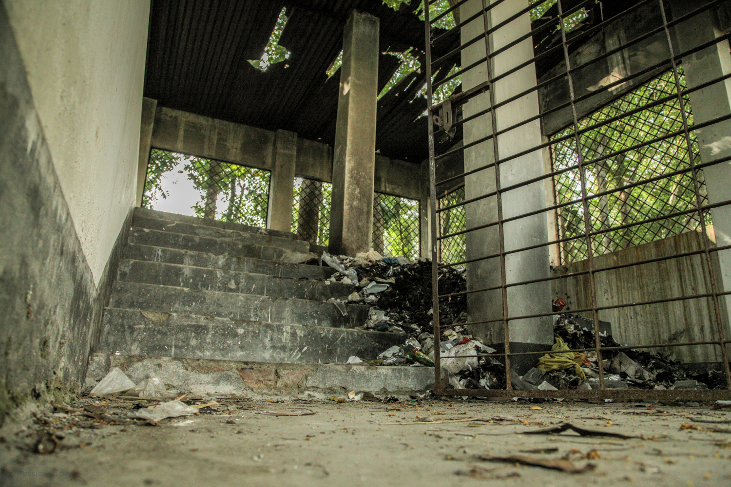  The roof of the incinerator room leaks rainwater; the hazardous waste pile stays wet and unburned&nbsp; 