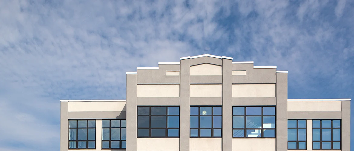 409-Front-Shot-Sky.jpg