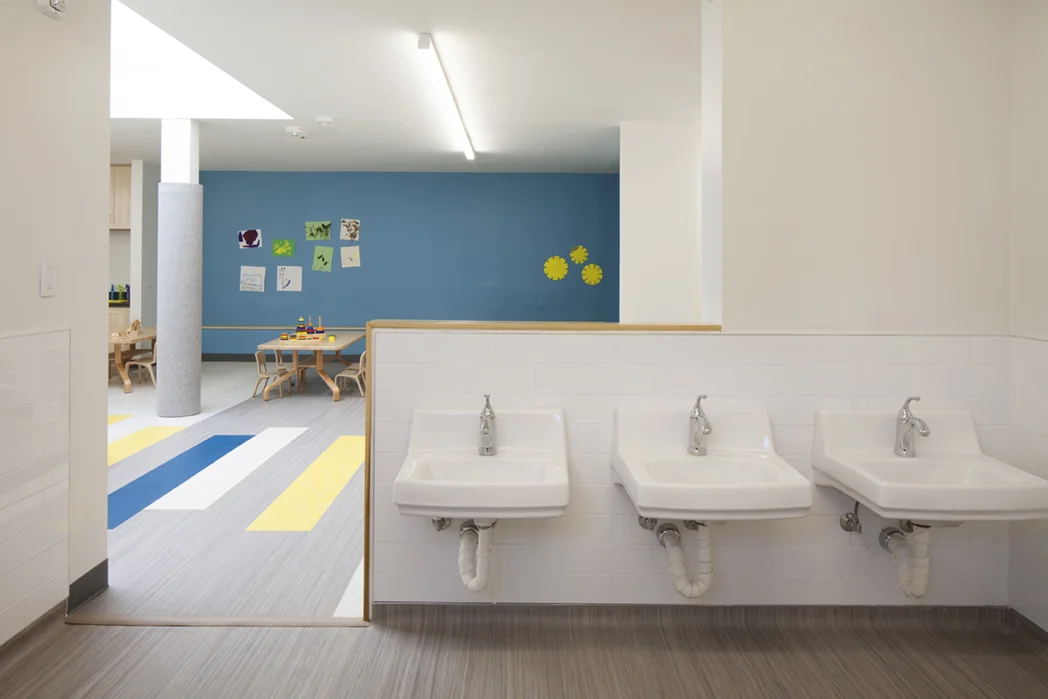 5-Childrens bathroom_0199sm.jpg