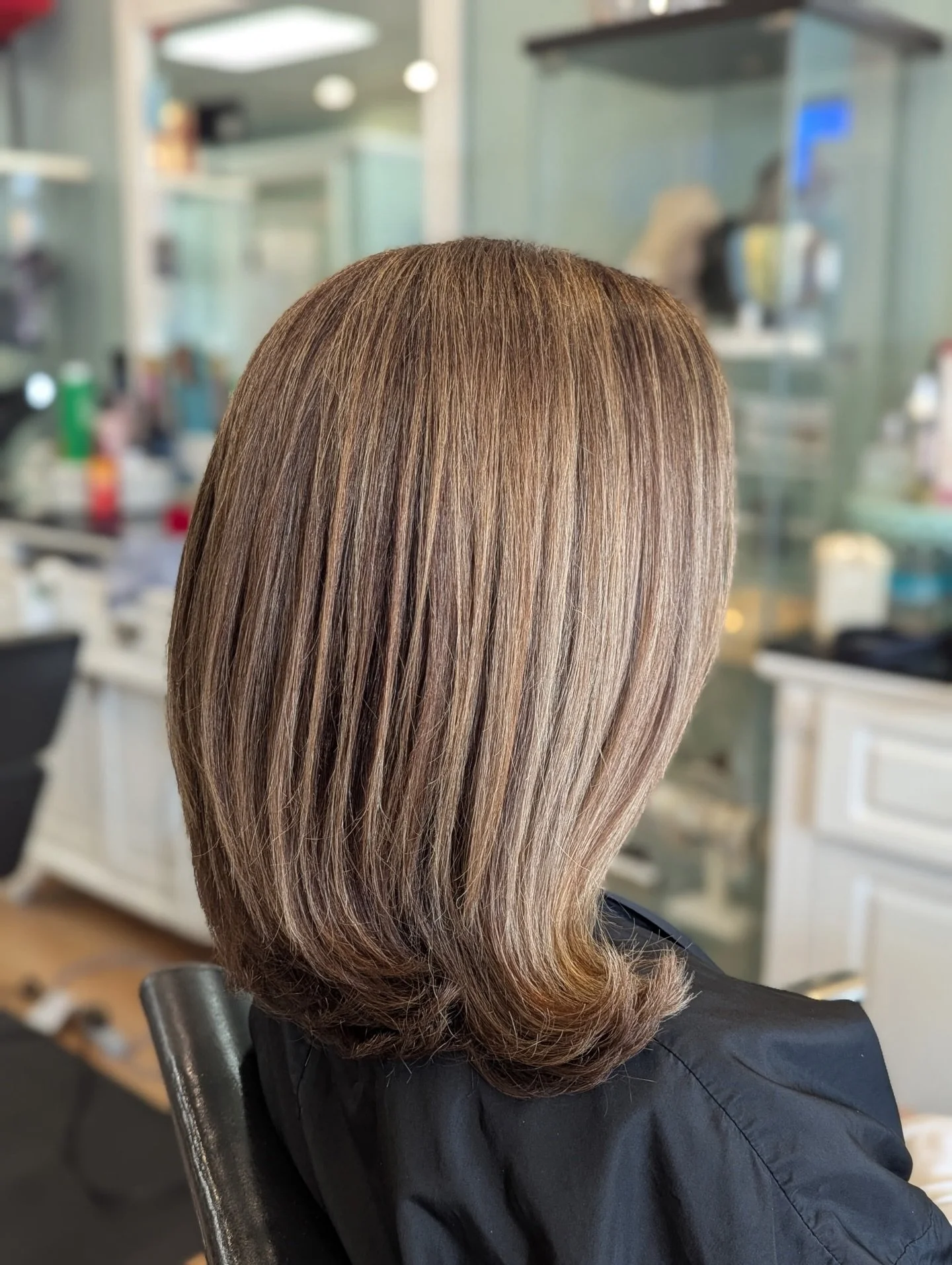 dark chocolate caramel brunette ✨ color, frame highlight, glaze &amp; styled by Claudia! @hairby_claudia.anna 

#brunettehair #revivalhairstudio #njhairsalon #bergencountysalon @behindthechair_com @american_salon @modernsalon @beautylaunchpad @salonc