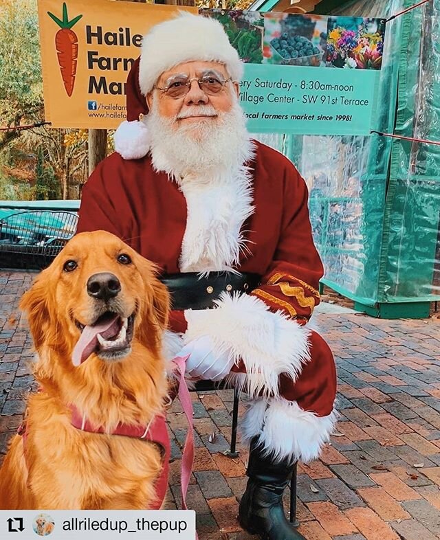 Happy Holidays from all of us at Haile Farmers Market! We are open today for you last minute Holidays needs til noon. 📸@allriledup_thepup