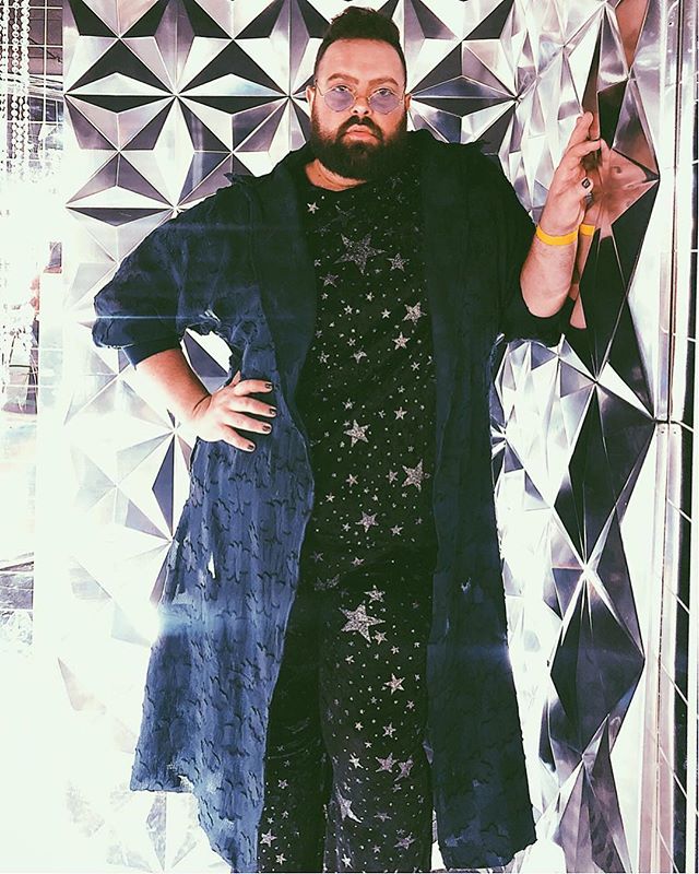We are #starstuck for @abearnamedtroy in #Foxbait #navy #floral #jacket 🤩 #youreapwhatwesew #Repost @abearnamedtroy
・・・
⭐️✨💫