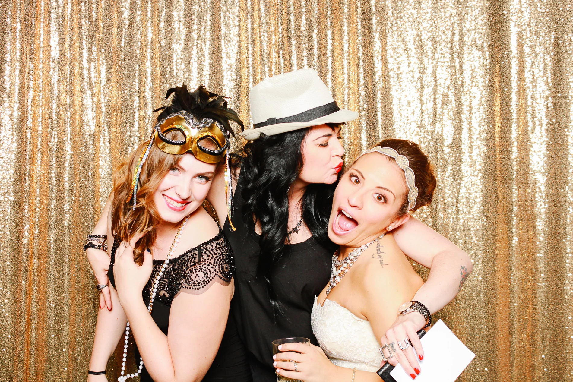 grin-and-bear-booth-photobooth-220305.jpg
