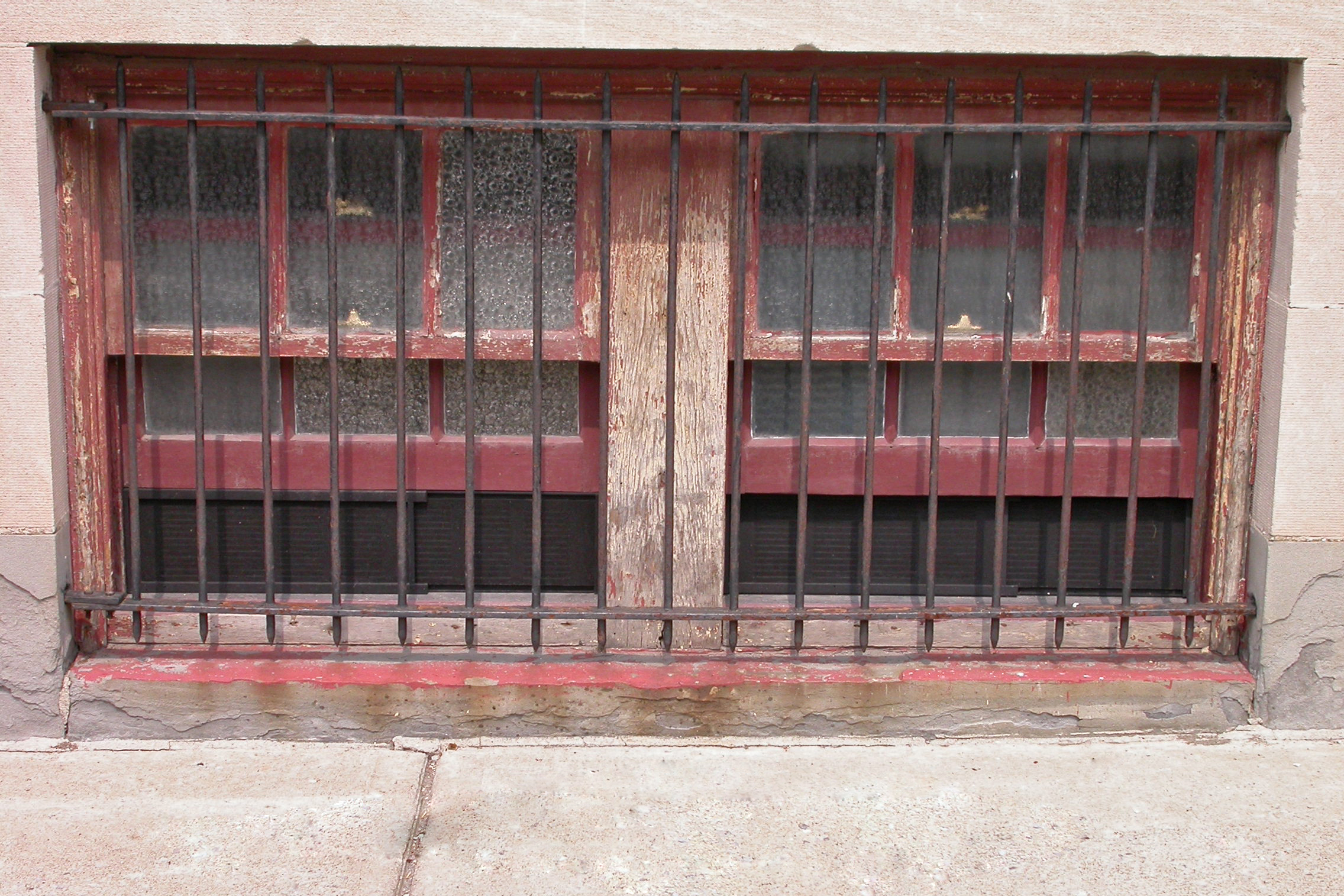 window B4.jpg
