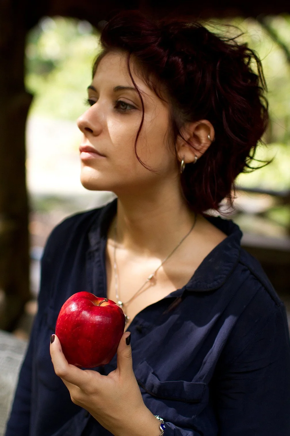 apple_and Maria_o.jpg