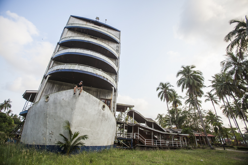 Abandoned Cruise Ship Hotel Koh Chang Ediphotoeye